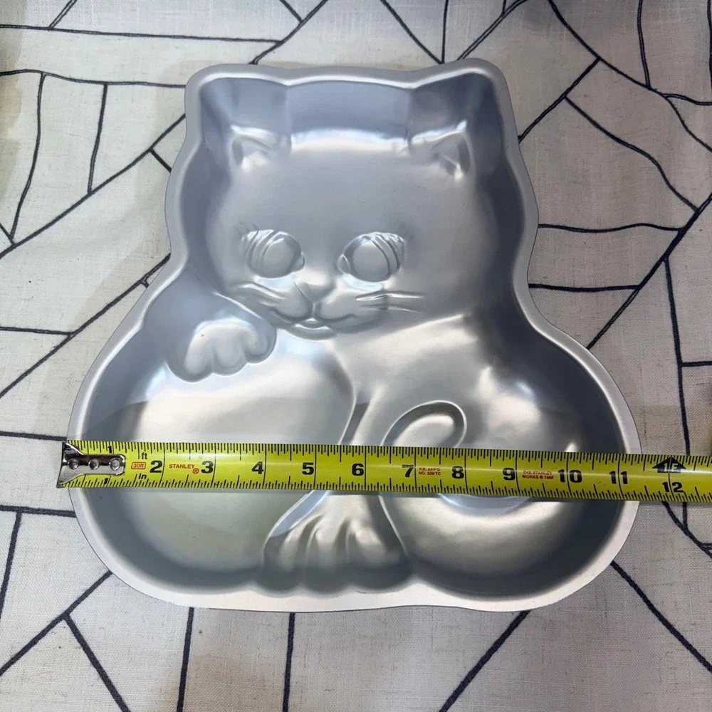 Wilton Cake‎ Pan 12x11 Silver Vintage 1979 Sitting Kitten Cat Mold 502-1972